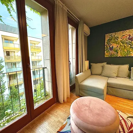 Vibrant Escape-kazincy Daire